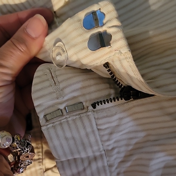 Gap tan stripe capris. - Picture 3 of 5